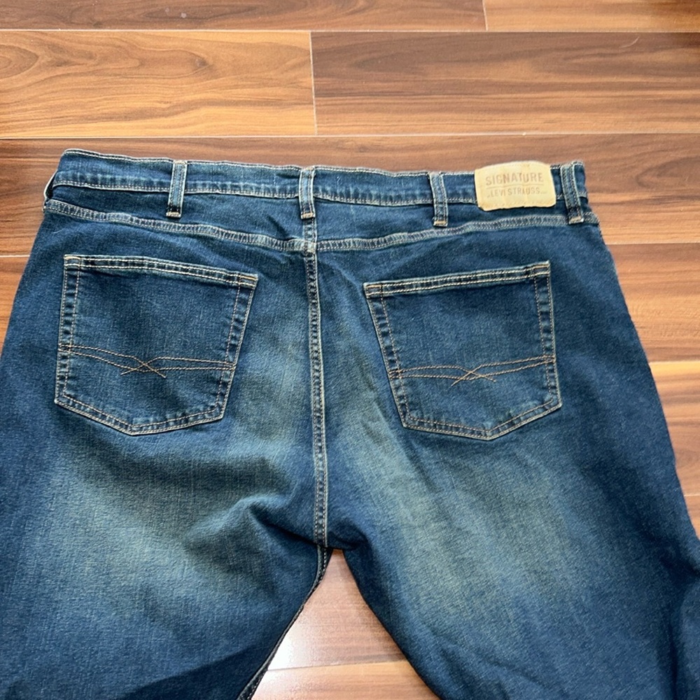 W40 / L30 men’s Levi Levi’s signature straight denim jeans pants